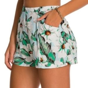 MinkPink • Blue Tropical Getaway Floral Shorts